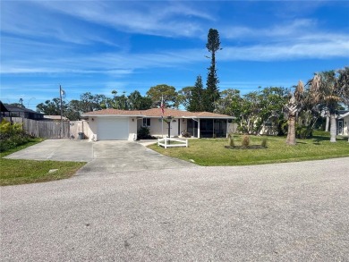 MOTIVATED SELLER PRICED TO SELL Welcome to your DREAM POOL HOME on Jacaranda West Country Club in Florida - for sale on GolfHomes.com, golf home, golf lot