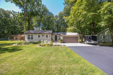 CUTE and COZY ranch home in the Heart of the Lakes. Immaculate on St. Ives Golf Club in Michigan - for sale on GolfHomes.com, golf home, golf lot