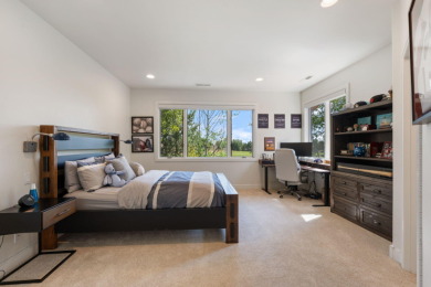 Bend Luxury Home with Golf Access in Broken Top on Broken Top Club in Oregon - for sale on GolfHomes.com, golf home, golf lot