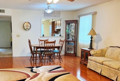Well cared for, move-in condition, ONE LEVEL 2 bed 1 1/2 bath on Cherokee Village North Course in Arkansas - for sale on GolfHomes.com, golf home, golf lot