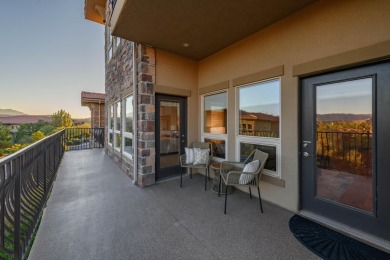 Escape the upcoming cold weather in this pristine 3bed/2bath on Sunbrook Golf Course in Utah - for sale on GolfHomes.com, golf home, golf lot