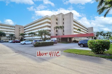 Pictures reflect a virtually staged/updated property. Unit IS on Hollybrook Golf and Tennis Club  in Florida - for sale on GolfHomes.com, golf home, golf lot