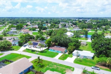 NEW PRICE!! NO HURRICANE DAMAGE OR FLOODING! EXTRAORDINARILY on Jacaranda West Country Club in Florida - for sale on GolfHomes.com, golf home, golf lot