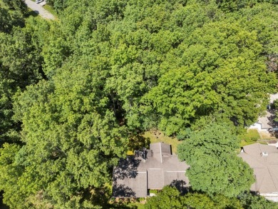 Delightful  3 bed, 2.5 bath home in Fairfield Glade with 1,950 on Stonehenge Golf Course in Tennessee - for sale on GolfHomes.com, golf home, golf lot