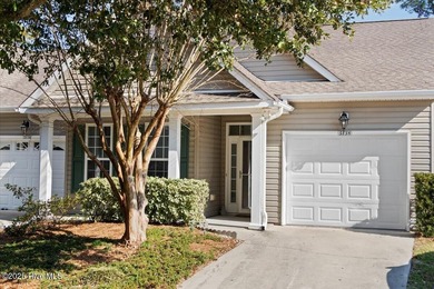 LOCATION! LOCATION! LOCATION! Easy living meets prime location on South Harbour Golf Links in North Carolina - for sale on GolfHomes.com, golf home, golf lot