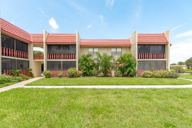 New price on this RARE FIND GROUND FLOOR condo located in the on Rotonda Golf and Country Club The Hills Course in Florida - for sale on GolfHomes.com, golf home, golf lot