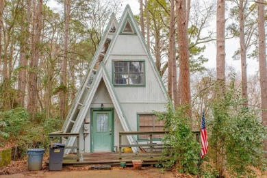 Charming A Frame Home in Hideaway Lake Nestled in the on Hide-A-Way Lake Golf Course in Texas - for sale on GolfHomes.com, golf home, golf lot