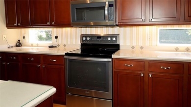 Sought after St. George model home in Highland Falls (Del Webb's on Eagle Ridge At Spruce Creek Country Club in Florida - for sale on GolfHomes.com, golf home, golf lot