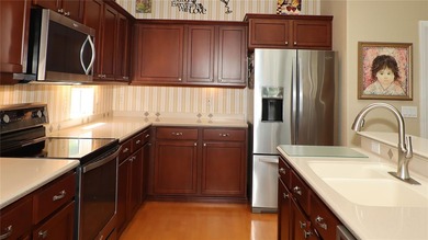 Sought after St. George model home in Highland Falls (Del Webb's on Eagle Ridge At Spruce Creek Country Club in Florida - for sale on GolfHomes.com, golf home, golf lot