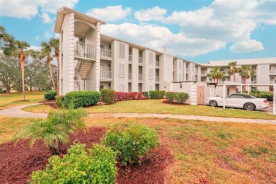 Welcome to Florida condo living at its finest with the on Plantation Golf and Country Club in Florida - for sale on GolfHomes.com, golf home, golf lot