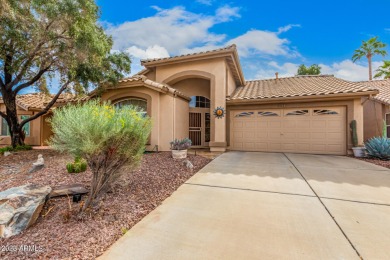 BEAUTIFUL 3 bed /2 bath home in Westbrook Village. Popular split on Westbrook Village / Vista Golf Course in Arizona - for sale on GolfHomes.com, golf home, golf lot