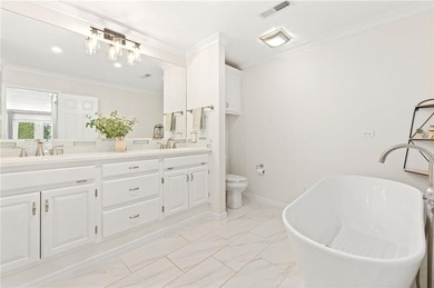 This beautifully updated townhouse overlooking Paradise Valley on Paradise Valley Athletic Club in Arkansas - for sale on GolfHomes.com, golf home, golf lot