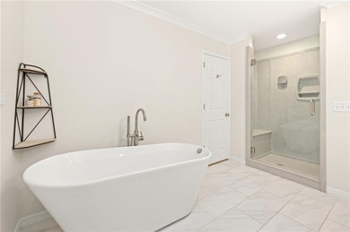 This beautifully updated townhouse overlooking Paradise Valley on Paradise Valley Athletic Club in Arkansas - for sale on GolfHomes.com, golf home, golf lot