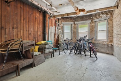 Charming, quiet and super Sunny Top-Floor Vintage Gem with Tree on Robert Black Golf Course in Illinois - for sale on GolfHomes.com, golf home, golf lot