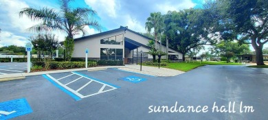 BEAUTIFUL SUNDANCE COMMUNITY 55+/1990 FLEETWOOD/2 BD/2 BA/1300 on Zephyrhills Municipal Golf Course in Florida - for sale on GolfHomes.com, golf home, golf lot