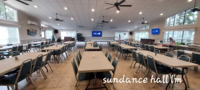 BEAUTIFUL SUNDANCE COMMUNITY 55+/1990 FLEETWOOD/2 BD/2 BA/1300 on Zephyrhills Municipal Golf Course in Florida - for sale on GolfHomes.com, golf home, golf lot