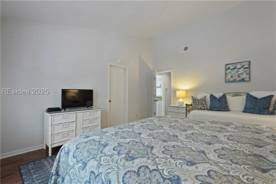Updated and fully furnished top-floor corner unit in Lighthouse on Harbour Town Golf Links in South Carolina - for sale on GolfHomes.com, golf home, golf lot
