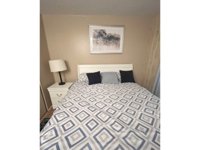 BRING YOUR BEST OFFER! Located in the highly desirable 55+ on Sun n Lake Golf and Country Club in Florida - for sale on GolfHomes.com, golf home, golf lot