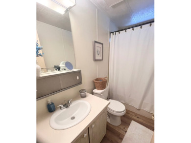 BRING YOUR BEST OFFER! Located in the highly desirable 55+ on Sun n Lake Golf and Country Club in Florida - for sale on GolfHomes.com, golf home, golf lot