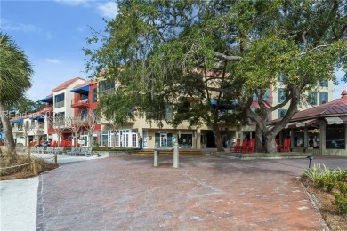 Updated and fully furnished top-floor corner unit in Lighthouse on Harbour Town Golf Links in South Carolina - for sale on GolfHomes.com, golf home, golf lot