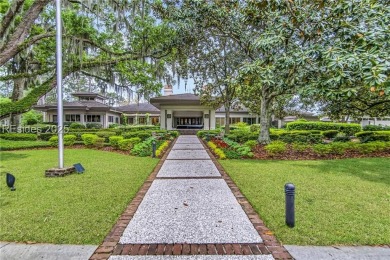 Updated and fully furnished top-floor corner unit in Lighthouse on Harbour Town Golf Links in South Carolina - for sale on GolfHomes.com, golf home, golf lot