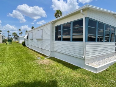BRING YOUR BEST OFFER! Located in the highly desirable 55+ on Sun n Lake Golf and Country Club in Florida - for sale on GolfHomes.com, golf home, golf lot