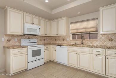 Desirable end unit at Stonebridge golf course community! on London Bridge Golf Course in Arizona - for sale on GolfHomes.com, golf home, golf lot