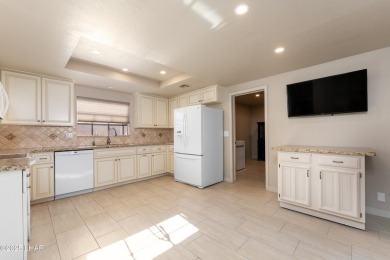 Desirable end unit at Stonebridge golf course community! on London Bridge Golf Course in Arizona - for sale on GolfHomes.com, golf home, golf lot