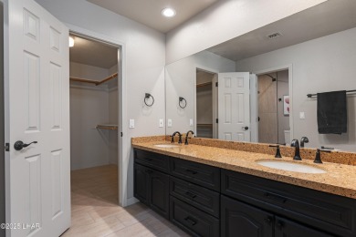 Desirable end unit at Stonebridge golf course community! on London Bridge Golf Course in Arizona - for sale on GolfHomes.com, golf home, golf lot