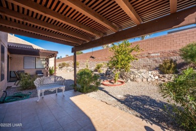 Desirable end unit at Stonebridge golf course community! on London Bridge Golf Course in Arizona - for sale on GolfHomes.com, golf home, golf lot