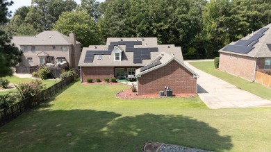 Gorgeous Home in the Lawrence Addition of Maumelle! This on Maumelle Golf and Country Club in Arkansas - for sale on GolfHomes.com, golf home, golf lot