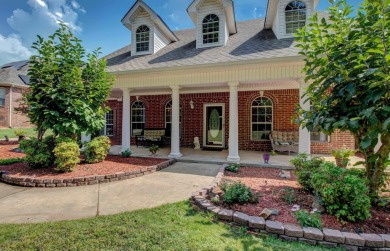 Gorgeous Home in the Lawrence Addition of Maumelle! This on Maumelle Golf and Country Club in Arkansas - for sale on GolfHomes.com, golf home, golf lot