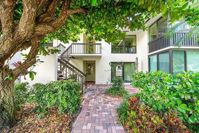 Beautifully renovated 3-bedroom, 2-bath second-floor condo on Quail Ridge Golf Course and Country Club in Florida - for sale on GolfHomes.com, golf home, golf lot