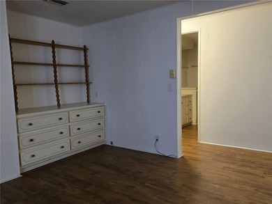 LAND OWNED 2-bedroom 2 bath manufactured home in Zellwood on Zellwood Station Country Club in Florida - for sale on GolfHomes.com, golf home, golf lot