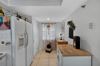 Welcome to this inviting 2BR/2BA condo located in the desirable on Palm-Aire Country Club and Resort - Palms in Florida - for sale on GolfHomes.com, golf home, golf lot