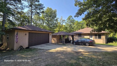 Golf Course Home! Home sits on 2 lots, has a 2 car garage on Indian Hills Country Club in Arkansas - for sale on GolfHomes.com, golf home, golf lot