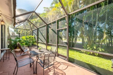 Lovely 2/2, one-story corner townhome located in the heart of on Jim McLean Signature Course in Florida - for sale on GolfHomes.com, golf home, golf lot