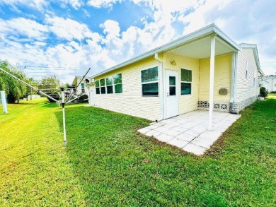 Embrace an exceptional retirement lifestyle!    Homes in on Schalamar Creek Golf and Country Club in Florida - for sale on GolfHomes.com, golf home, golf lot