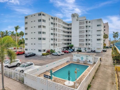 Experience the best of downtown Lake Worth Beach in this on Lake Worth Municipal Golf Course in Florida - for sale on GolfHomes.com, golf home, golf lot