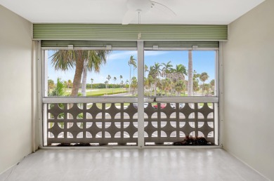 Experience the best of downtown Lake Worth Beach in this on Lake Worth Municipal Golf Course in Florida - for sale on GolfHomes.com, golf home, golf lot