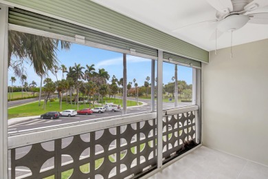 Experience the best of downtown Lake Worth Beach in this on Lake Worth Municipal Golf Course in Florida - for sale on GolfHomes.com, golf home, golf lot