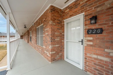 FULLY RENOVATED CONDO - LIKE BRAND NEW with A Modern Touch! on Pecan Plantation Country Club in Texas - for sale on GolfHomes.com, golf home, golf lot