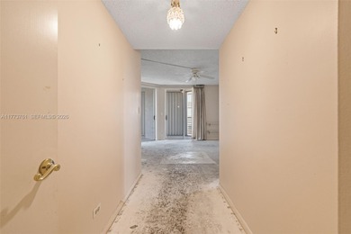 Spacious 3-bedroom, 2-bathroom condo located in the desirable on Inverrary Country Club in Florida - for sale on GolfHomes.com, golf home, golf lot