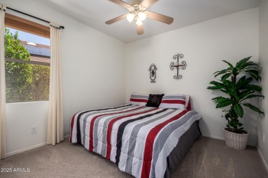 Gorgeous 3 bedroom home in Arizona Traditions! The beautifully on Arizona Traditions Golf Club in Arizona - for sale on GolfHomes.com, golf home, golf lot