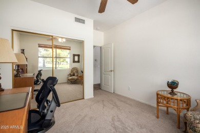 Gorgeous 3 bedroom home in Arizona Traditions! The beautifully on Arizona Traditions Golf Club in Arizona - for sale on GolfHomes.com, golf home, golf lot