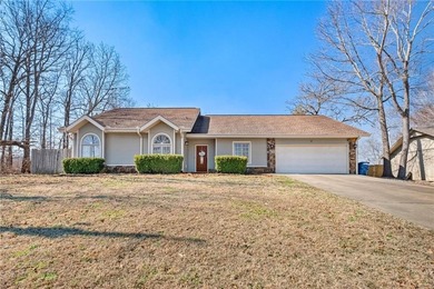 > A must-see 3-bedroom, 2-bath home featuring a desirable split on Bella Vista Country Club - Highlands in Arkansas - for sale on GolfHomes.com, golf home, golf lot