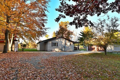 Enjoy golf course living with this charming 2-bedroom, 2-bath on Birch Pointe Golf Club in Michigan - for sale on GolfHomes.com, golf home, golf lot