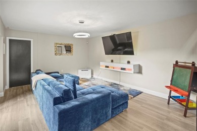 OFFERING SELLERS CREDIT. Get up to $10,000.00 qualified Buyers on Pine Island Ridge Country Club in Florida - for sale on GolfHomes.com, golf home, golf lot