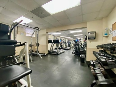 OFFERING SELLERS CREDIT. Get up to $10,000.00 qualified Buyers on Pine Island Ridge Country Club in Florida - for sale on GolfHomes.com, golf home, golf lot