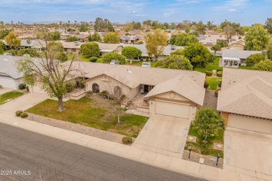 This beautiful 2 bedroom 2 bathroom home boasts spacious vaulted on Stardust Golf Course in Arizona - for sale on GolfHomes.com, golf home, golf lot